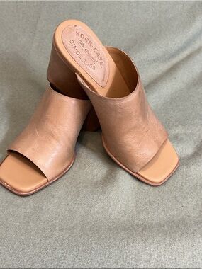 Kork-Ease Women's Tan Leather Open-Toe Block Heel Mules